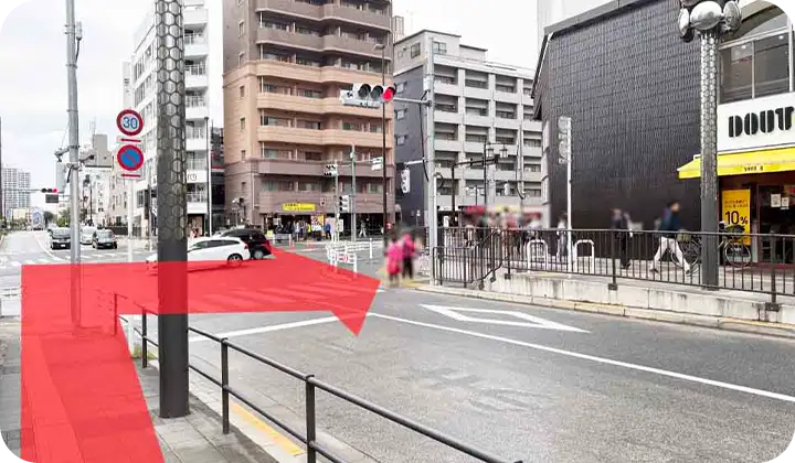 ドトールコーヒーショップ 西武新宿北口店前の横断歩道の写真