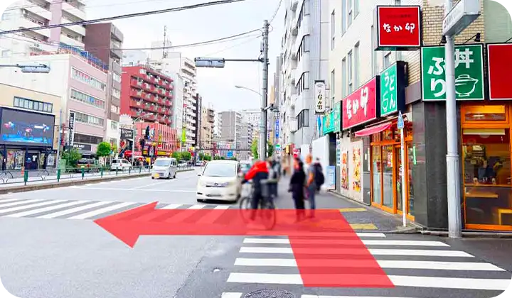 なか卯新宿職安通り店の交差点の写真