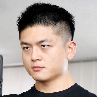 20-30代男性のツーブロックの髪型の写真